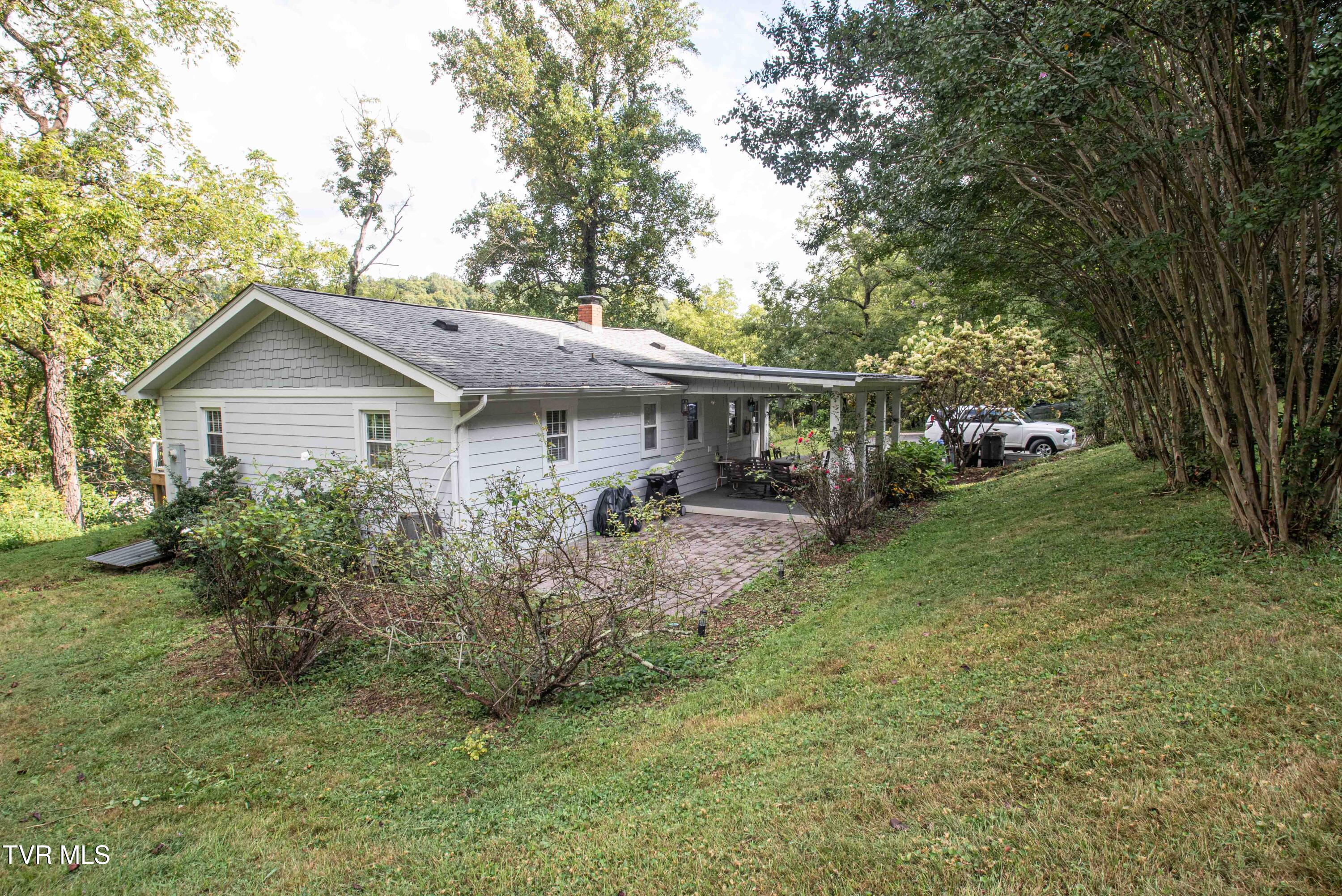 869 Cooks Valley Road Kingsport, TN 37664 - Photo 28 of 36 869 Cooks Valley Rd-3