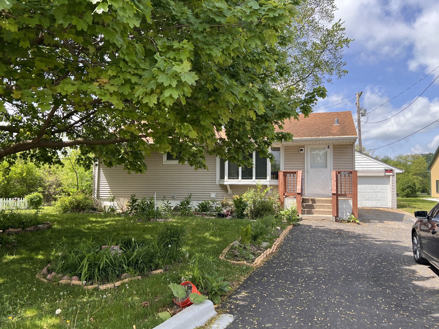 1724 Green Bay Road North Chicago, IL 60064 - Photo 1 of 22