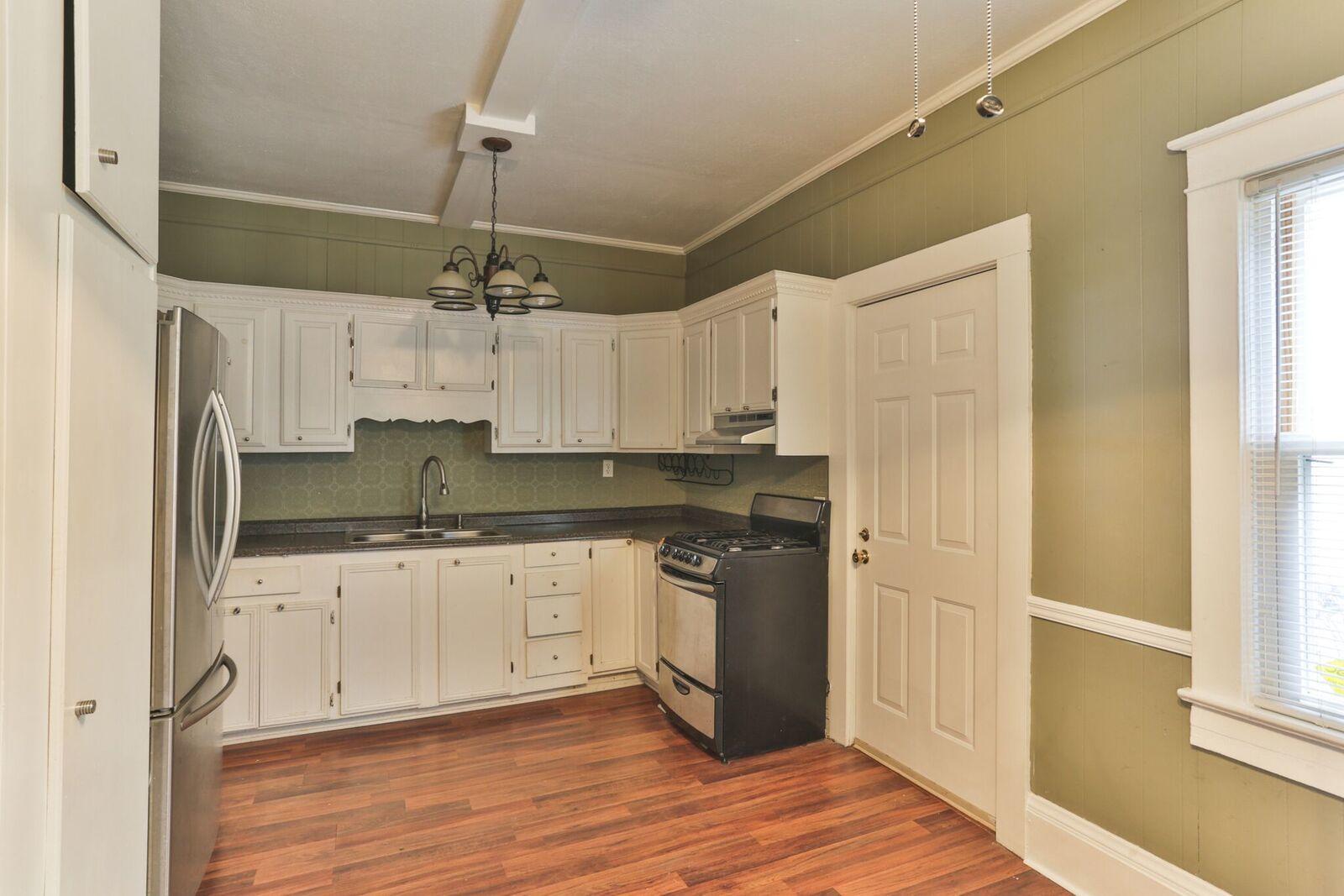 209 East Green Street Rockingham, NC 28379 - Photo 3 of 38 2Z1A9991_preview.jpeg
