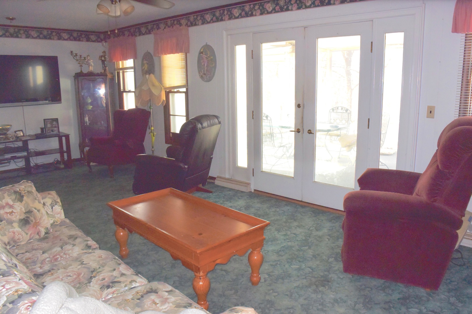 112 Chicago Road Oswego, IL 60543 - Photo 6 of 19