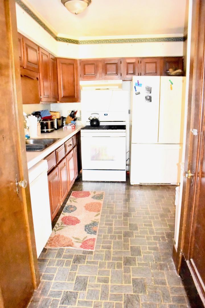 112 Chicago Road Oswego, IL 60543 - Photo 10 of 19