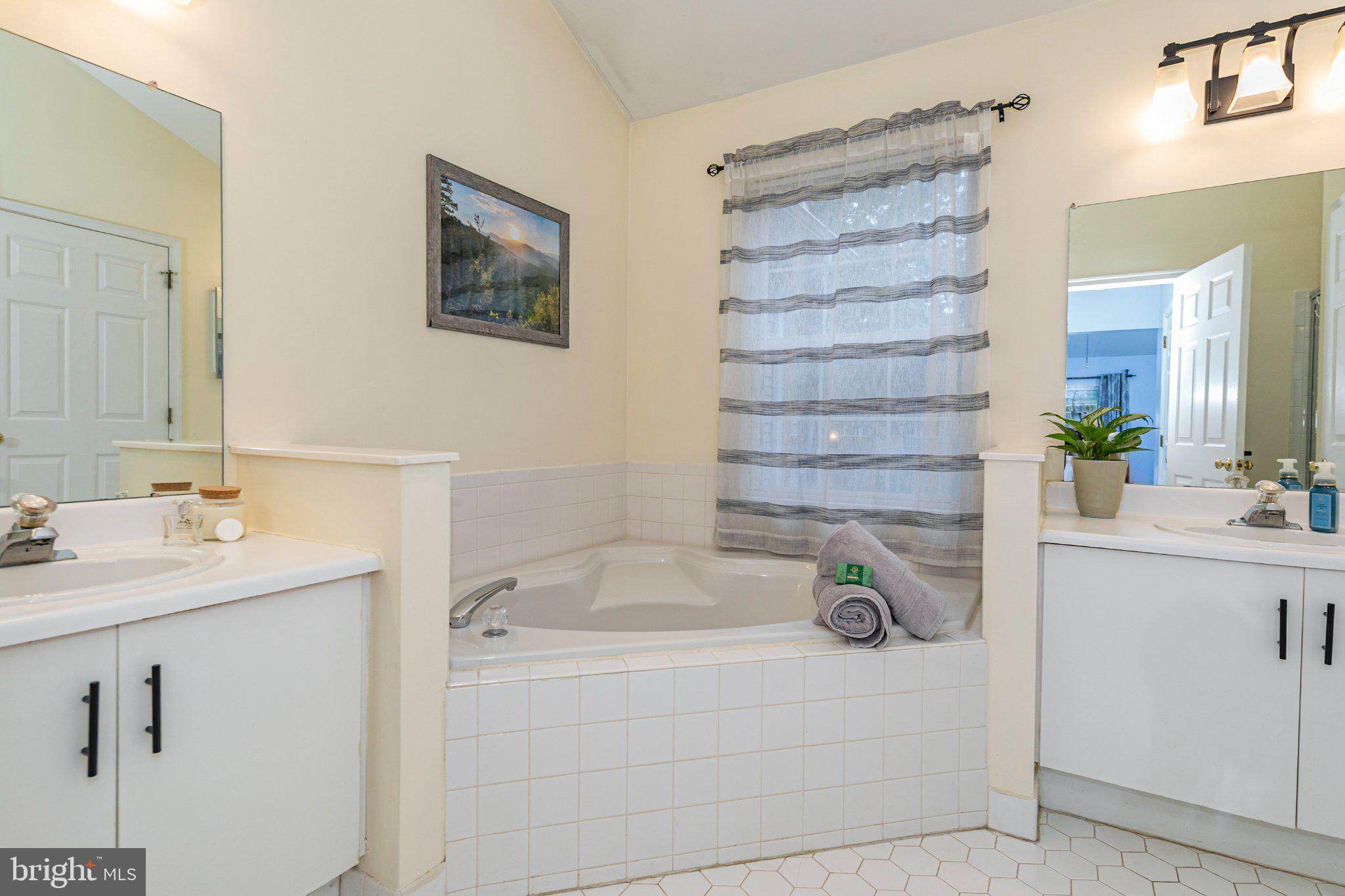 1 Howe Court Pennington, NJ 08534 - Photo 22 of 35 Gallery Image 22