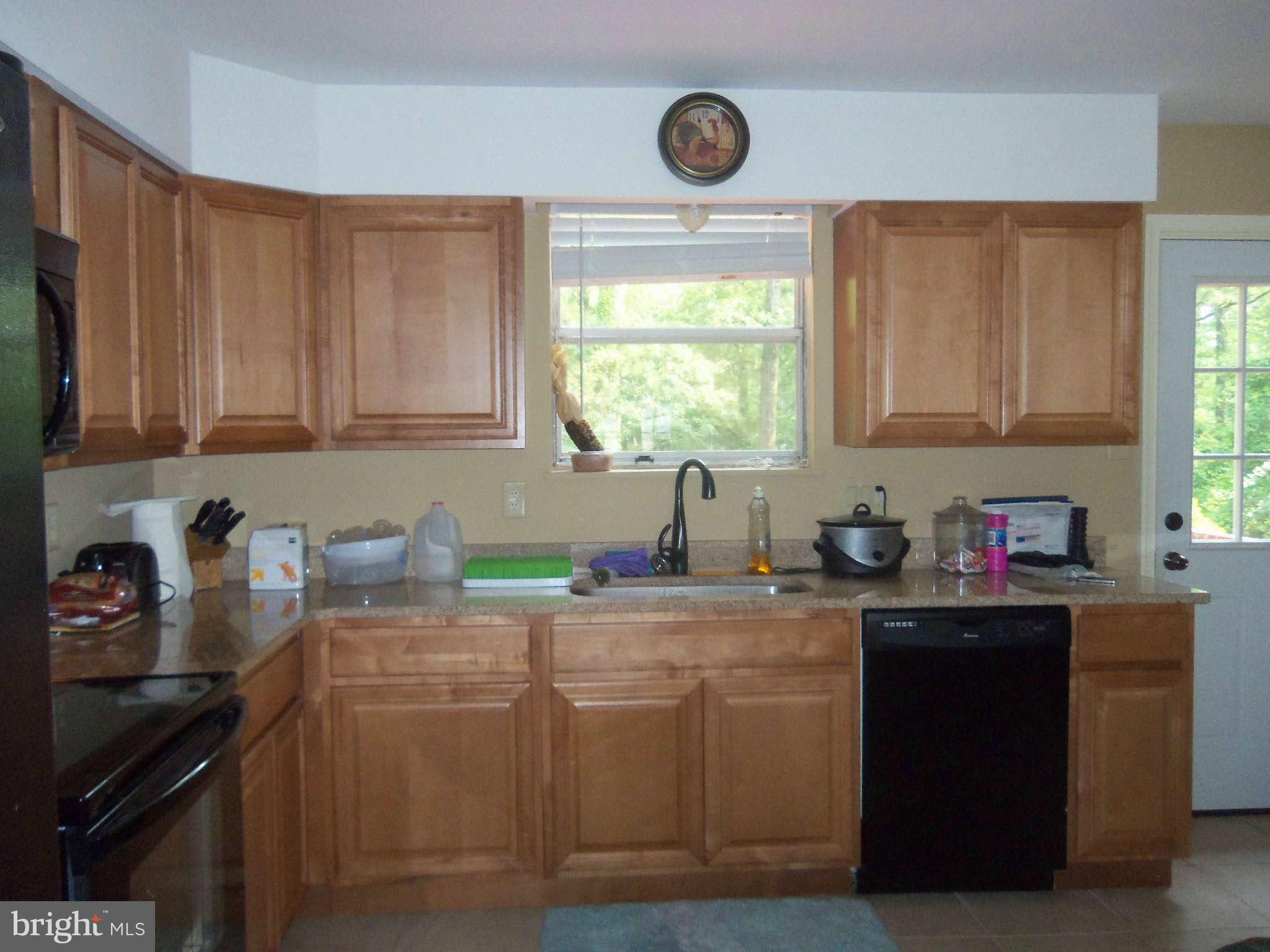 6301 Woodley Road Clinton, MD 20735 - Photo 17 of 27 Kitchen