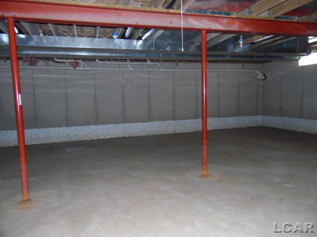 46820 Wear Road Belleville, MI 48111 - Photo 11 of 16 31340725-10.JPG
