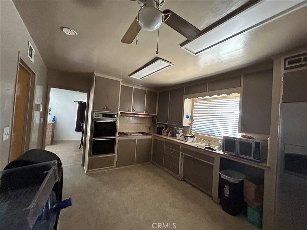 14822 Rodeo Drive Victorville, CA 92395 - Photo 24 of 60