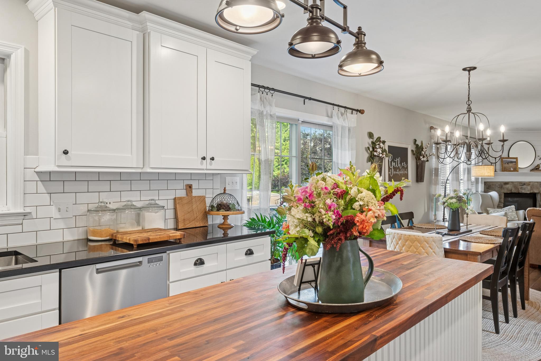 15 Limestone Court Lititz, PA 17543 - Photo 19 of 59 a kitchen with a table and chairs in it