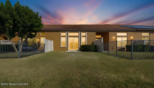a view of a lake with house