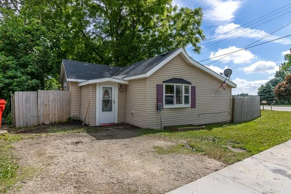 $144,900 | 205 1st Street Southwest, Dodge Center, MN 55927