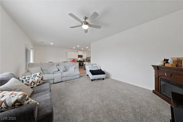 $462,500 | 2729 Pavehawk Way, Las Vegas, NV 89156