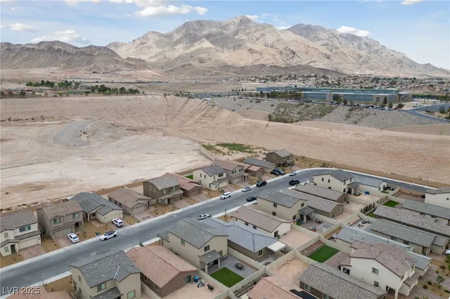 $462,500 | 2729 Pavehawk Way, Las Vegas, NV 89156