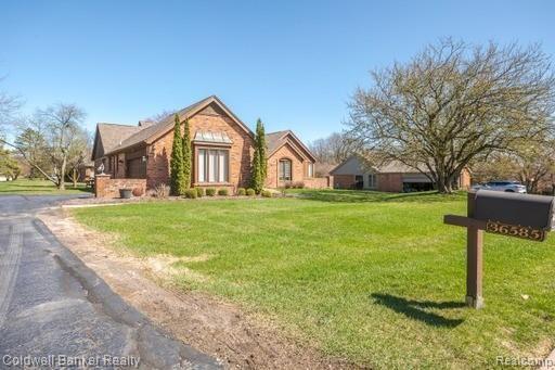 36585 Valley Ridge Drive Farmington, MI 48331 - Photo 6 of 49 63CC6C7B-56D1-4EBB-ACF4-1213F4656117.jpeg