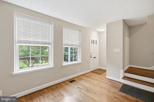 $2,950 | 4844 28th Street South, Unit B, Arlington, VA 22206