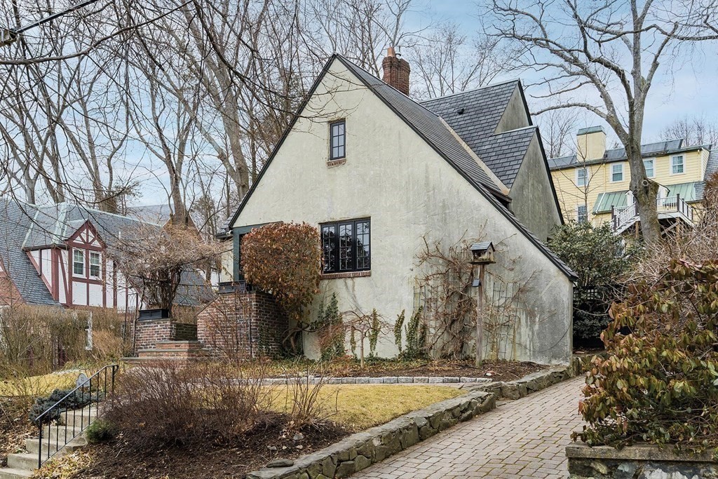 83 Welland Road Brookline, MA 02445 - Photo 1 of 17