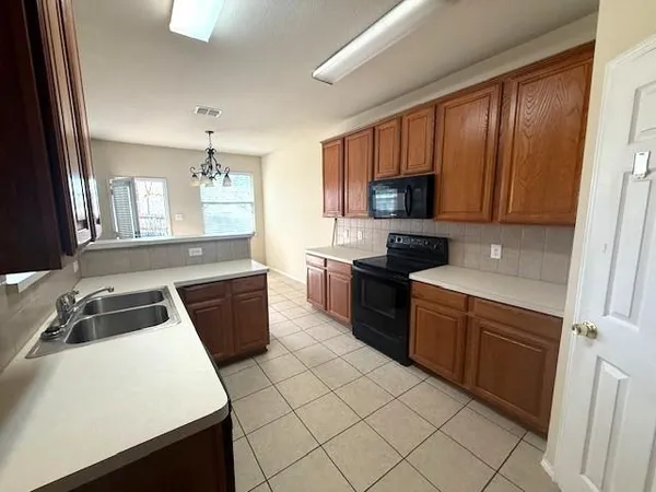 $270,000 | 708 Hummingbird Trail, Crowley, TX 76036