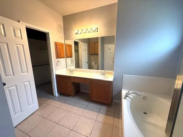 $270,000 | 708 Hummingbird Trail, Crowley, TX 76036