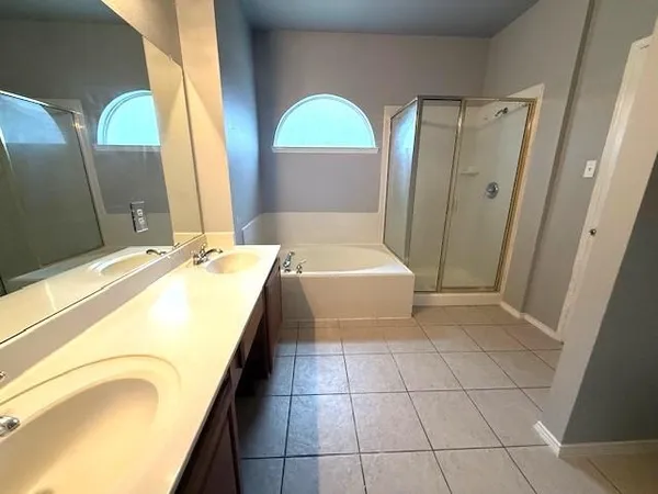 $270,000 | 708 Hummingbird Trail, Crowley, TX 76036