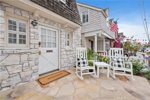 $4,150,000 | 224 Amethyst Avenue, Newport Beach, CA 92662