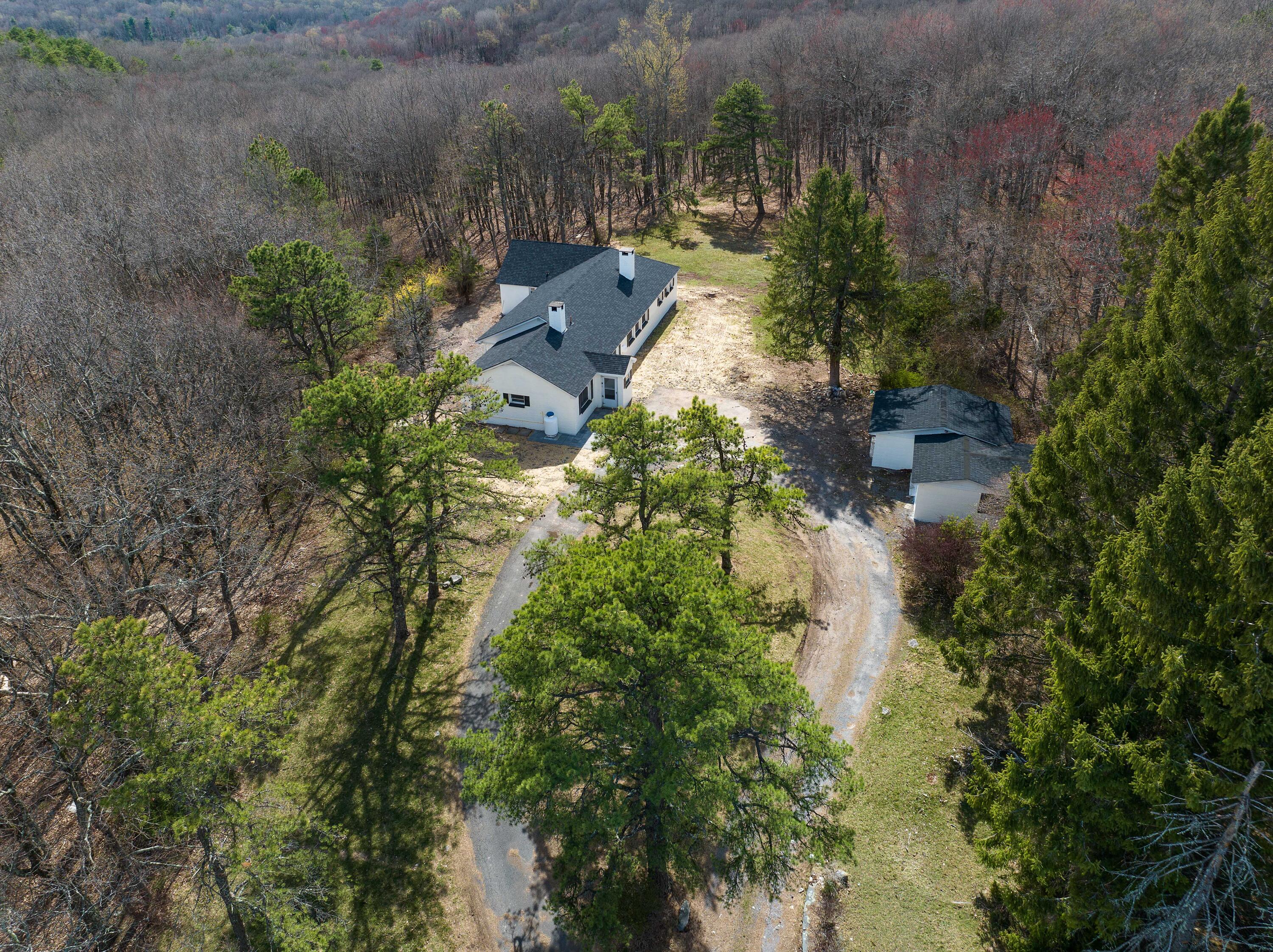 171 Knob Road Mount Pocono, PA 18344 - Photo 3 of 66 DJI_20250422155354_0449_D