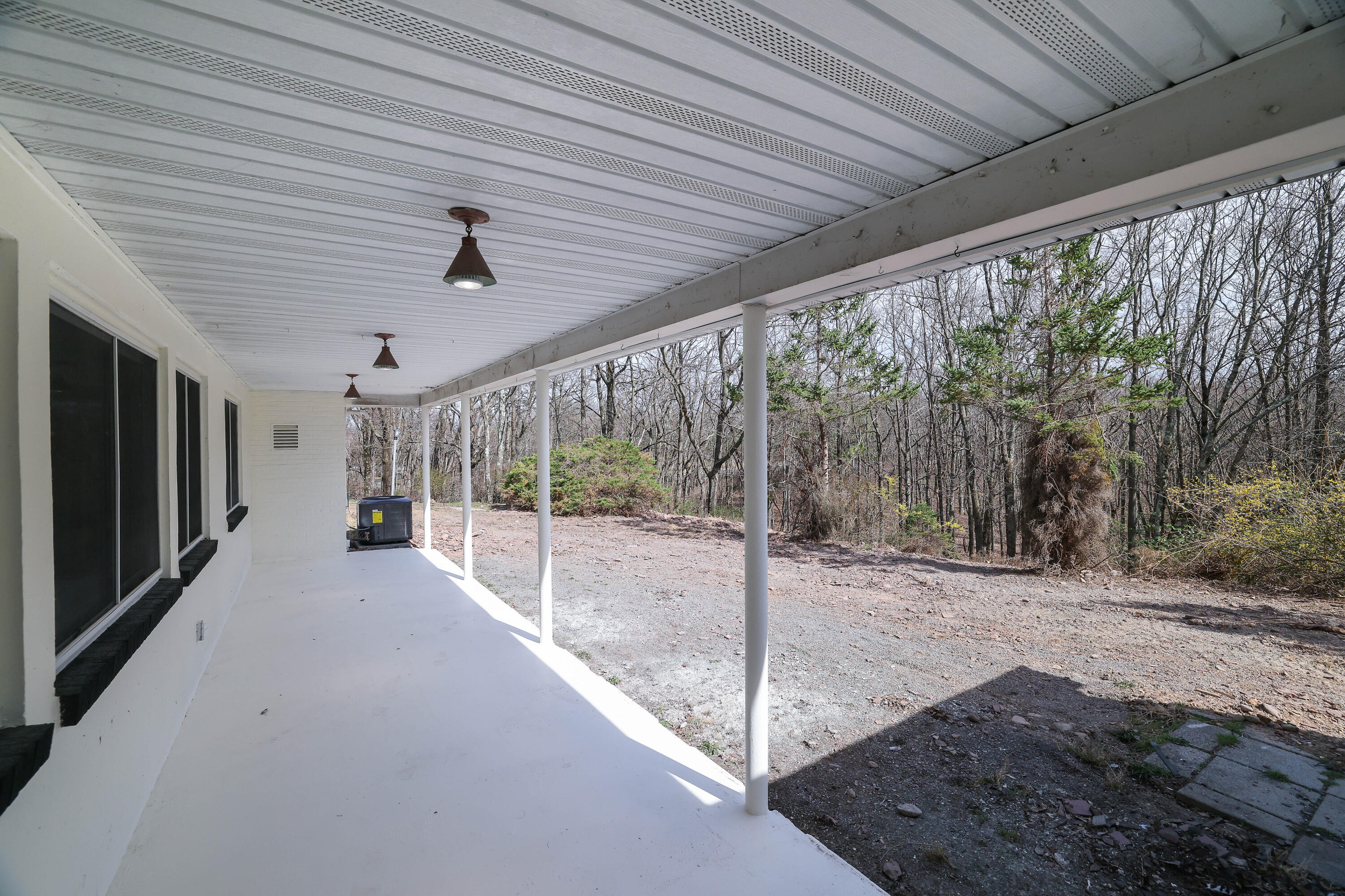 171 Knob Road Mount Pocono, PA 18344 - Photo 35 of 66 RBR50390