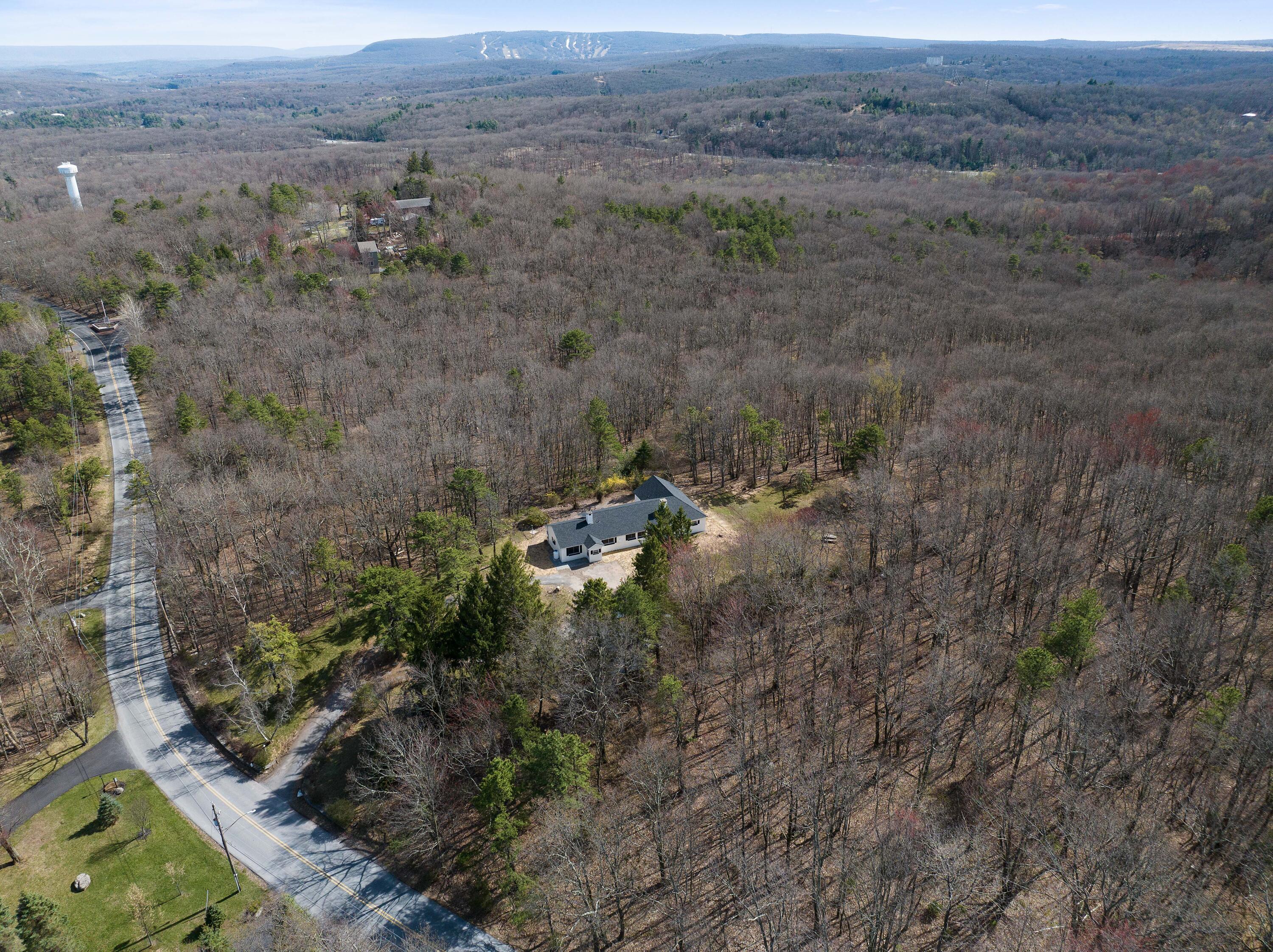 171 Knob Road Mount Pocono, PA 18344 - Photo 4 of 66 DJI_20250422155419_0455_D