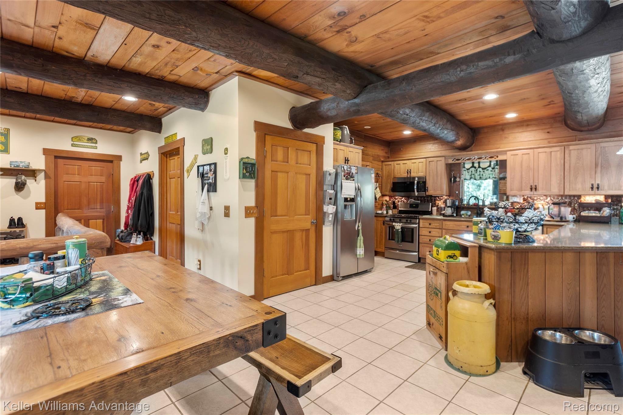 6962 Burton Road Adrian, MI 49221 - Photo 9 of 53 11.jpg