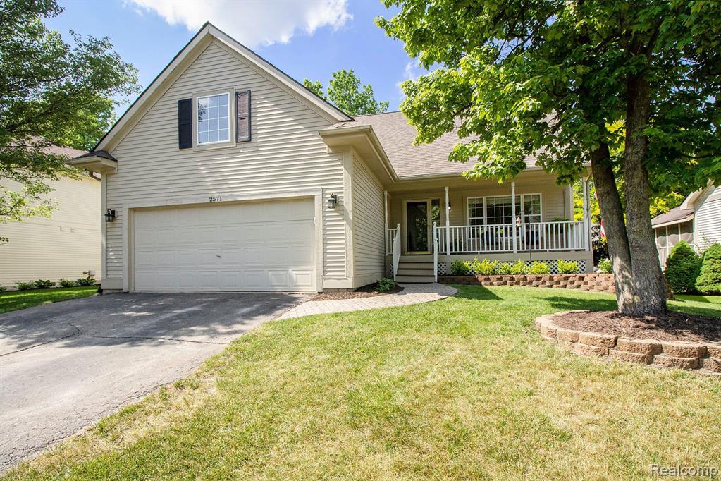 2571 Ravineside South Howell, MI 48843 - Photo 2 of 40