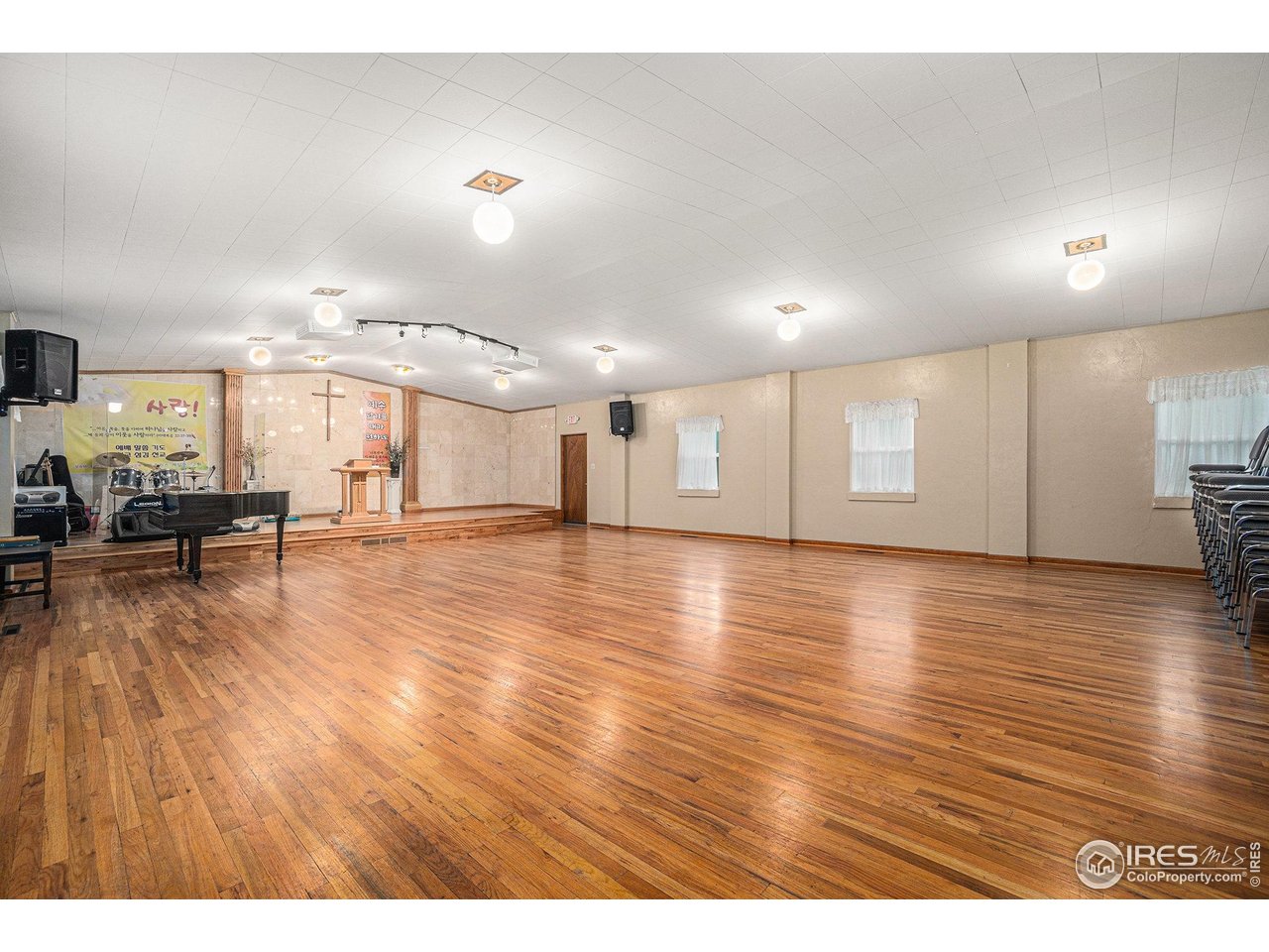 601 South Whitcomb Street Fort Collins, CO 80521 - Photo 11 of 34 a view of a living room and kitchen with furniture
