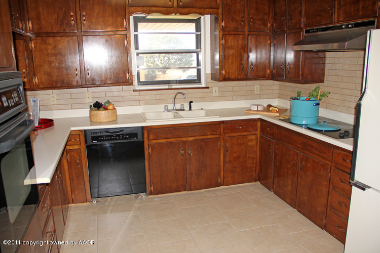 207 Rancho Trail Amarillo, TX 79108 - Photo 13 of 29 Kitchen2
