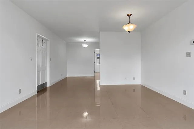 an empty room with a empty space