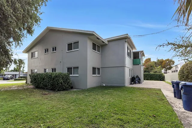 $2,500 | 1049 Northwest 30th Court, Unit 4, Wilton Manors, FL 33311