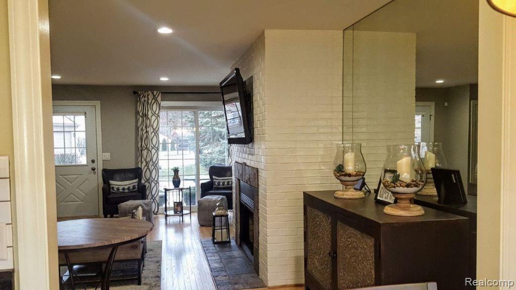1426 Crescent Lane Rochester Hills, MI 48306 - Photo 8 of 23