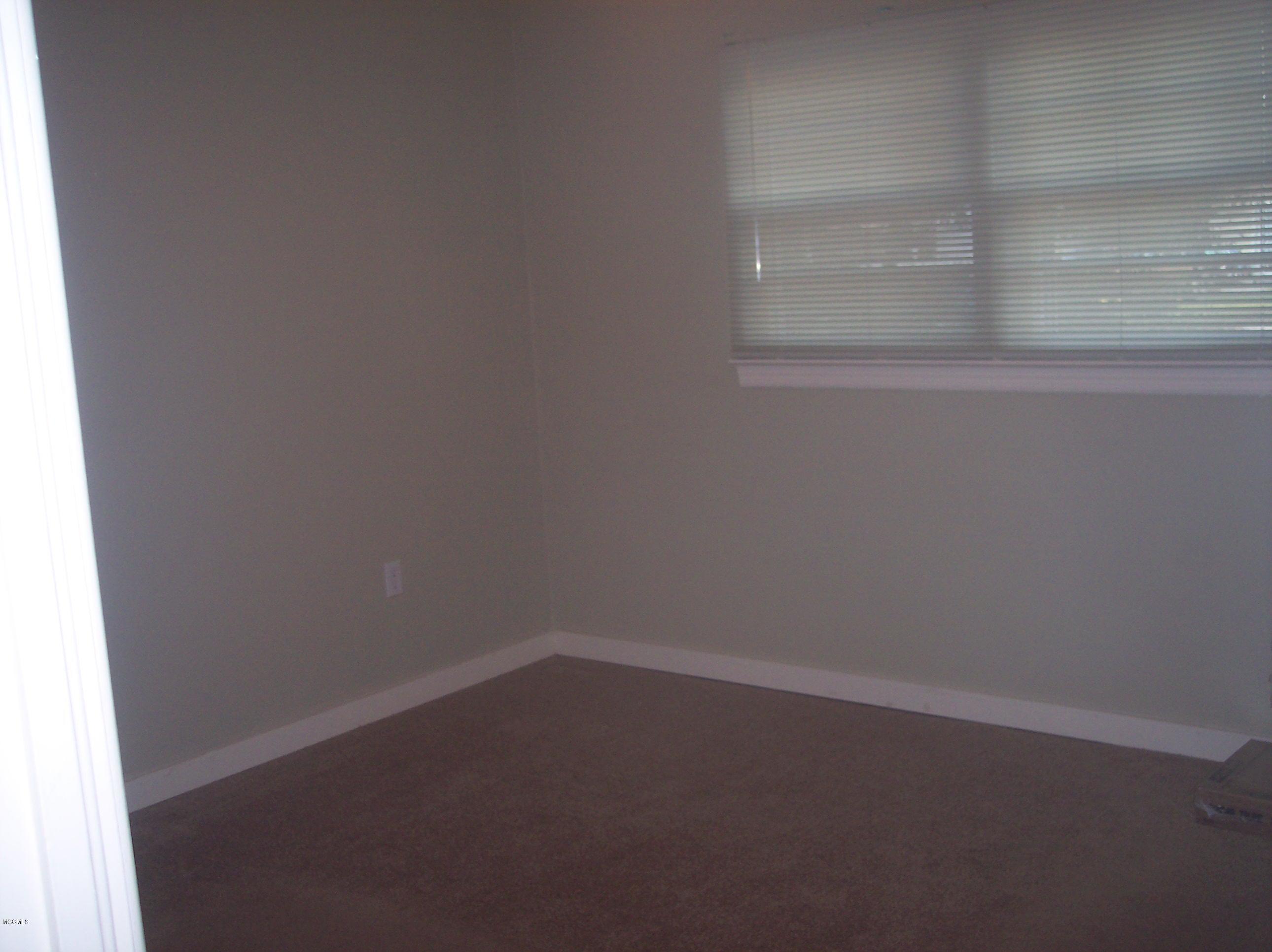 1721 State Street Biloxi, MS 39531 - Photo 4 of 8 state 007