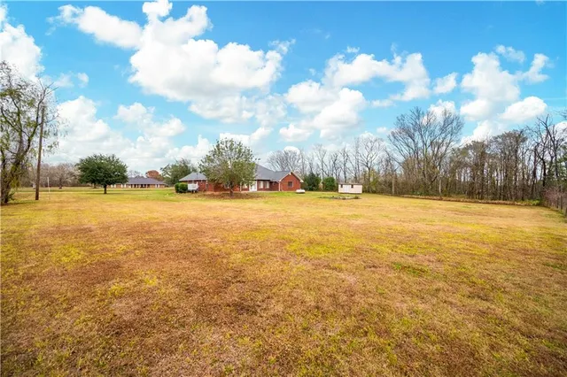 $290,000 | 209 Sunshine Drive, Alexandria, LA 71303