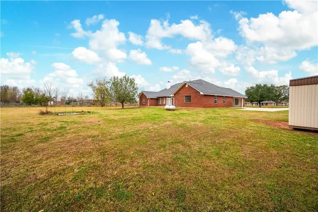 $290,000 | 209 Sunshine Drive, Alexandria, LA 71303