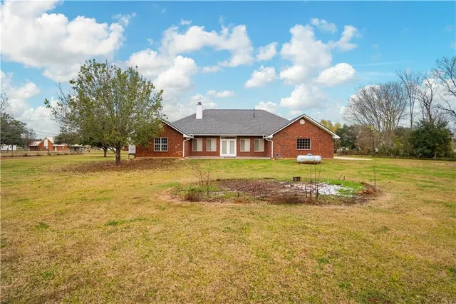 $290,000 | 209 Sunshine Drive, Alexandria, LA 71303