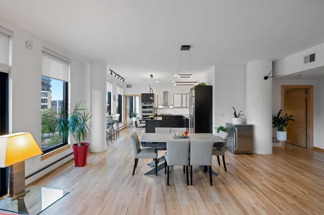 $749,900 | 1240 South 2nd Street, Unit 306, Minneapolis, MN 55415