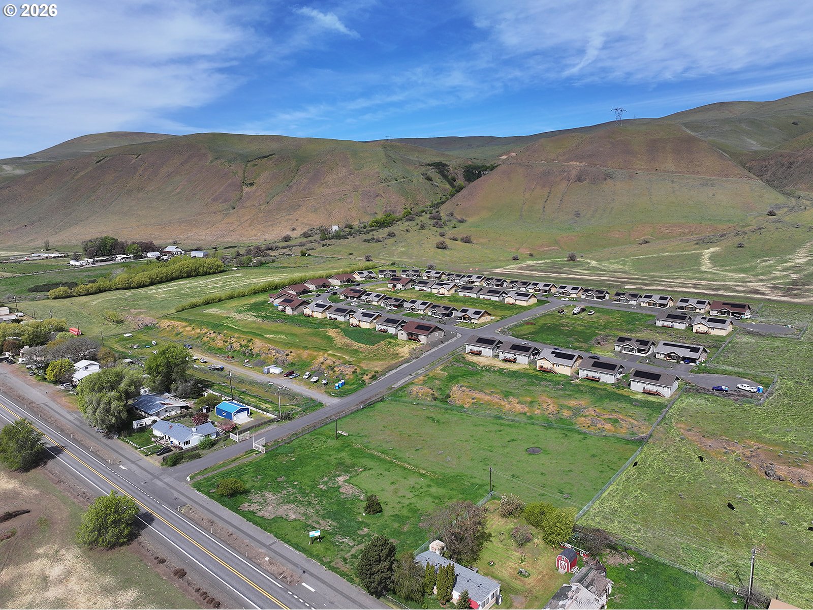 9255 Highway 14 Wishram, WA 98673 - Photo 27 of 37 a view of city with ocean