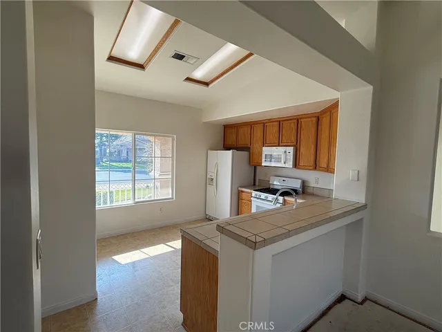 $2,500 | 10918 Thunder Falls Avenue, Bakersfield, CA 93312