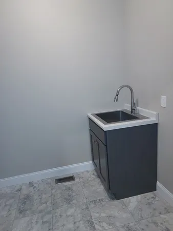 $349,900 | 305 North Niles Avenue, Tuscola, IL 61953