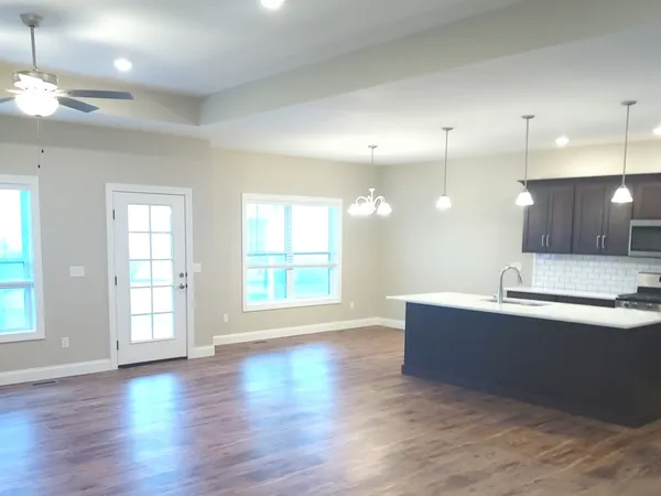 $349,900 | 305 North Niles Avenue, Tuscola, IL 61953