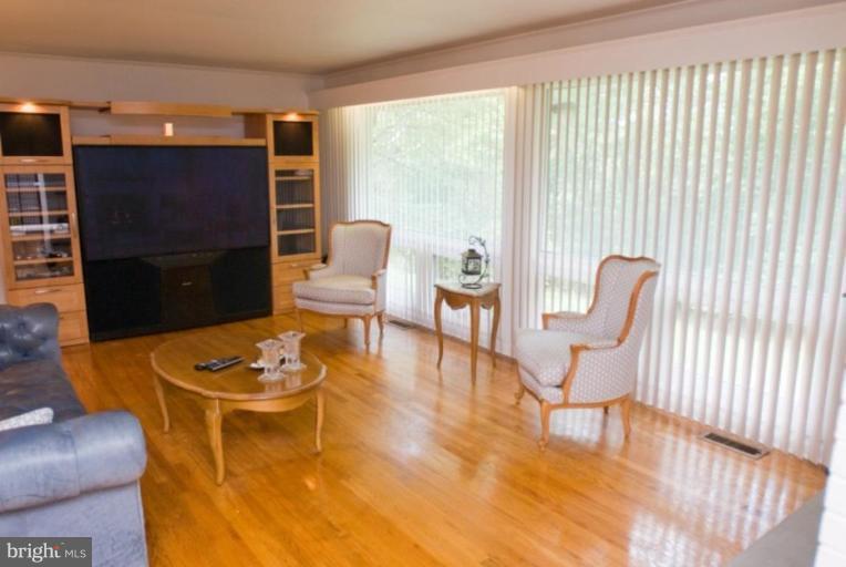 8821 Wolverton Road Parkville, MD 21234 - Photo 5 of 15 Recreation Room