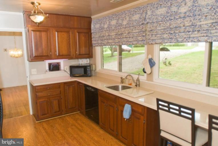 8821 Wolverton Road Parkville, MD 21234 - Photo 6 of 15 Kitchen