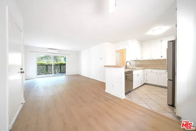 $2,899 | 9005 Cynthia Street, Unit 103, West Hollywood, CA 90069