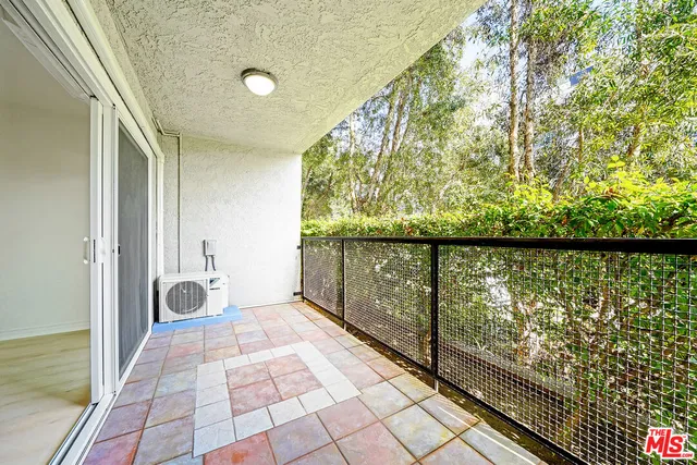 $2,899 | 9005 Cynthia Street, Unit 103, West Hollywood, CA 90069