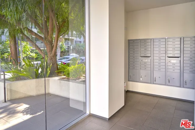 $2,899 | 9005 Cynthia Street, Unit 103, West Hollywood, CA 90069