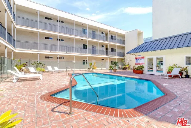 $2,899 | 9005 Cynthia Street, Unit 103, West Hollywood, CA 90069