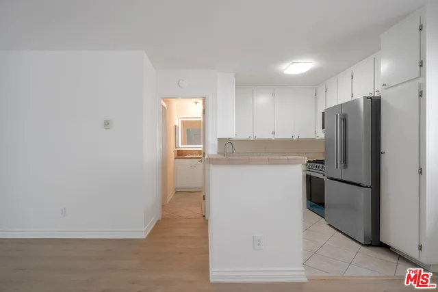 $2,899 | 9005 Cynthia Street, Unit 103, West Hollywood, CA 90069