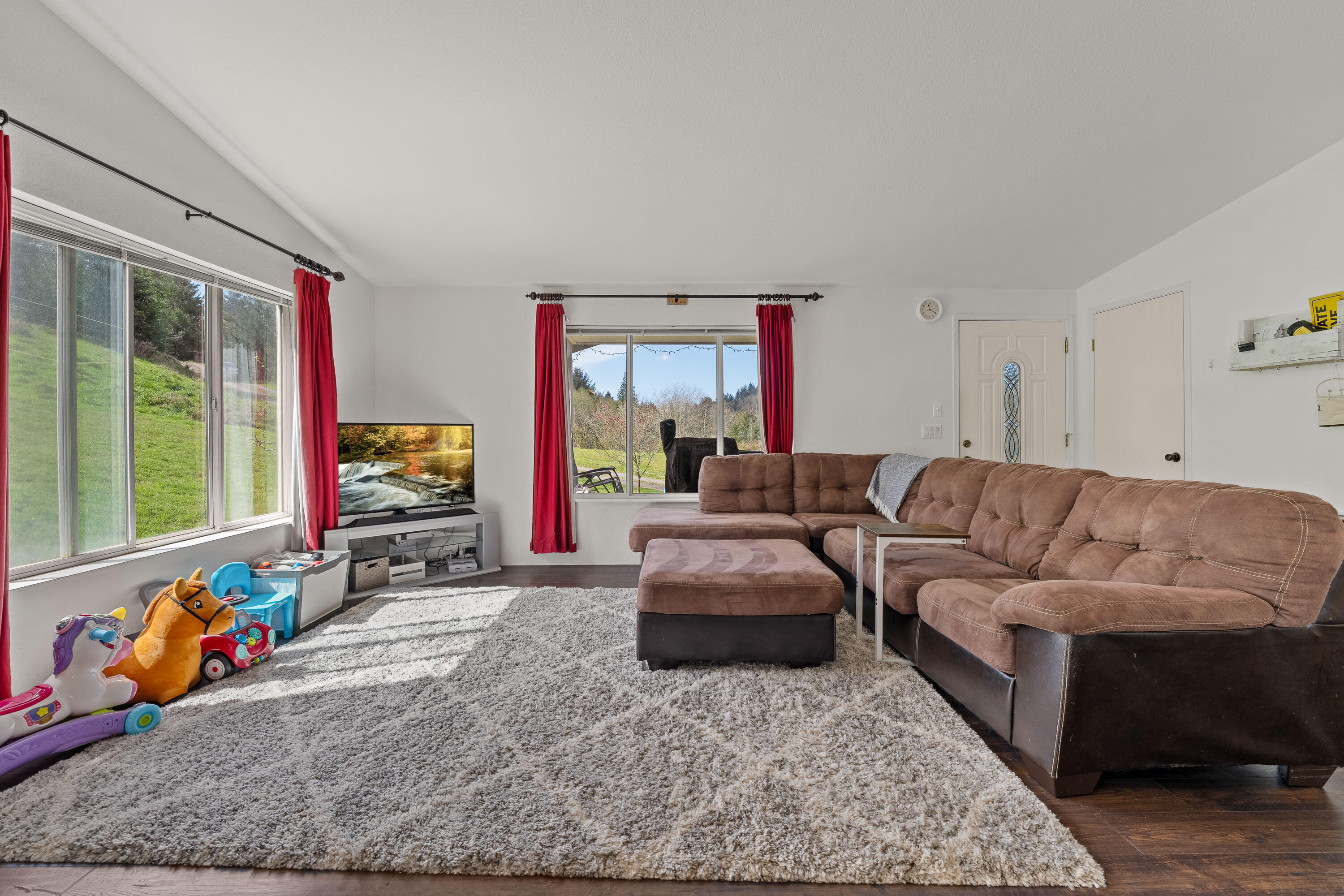 96295 Alder Ridge Road Brookings, OR 97415 - Photo 5 of 51 INT (17 of 29)