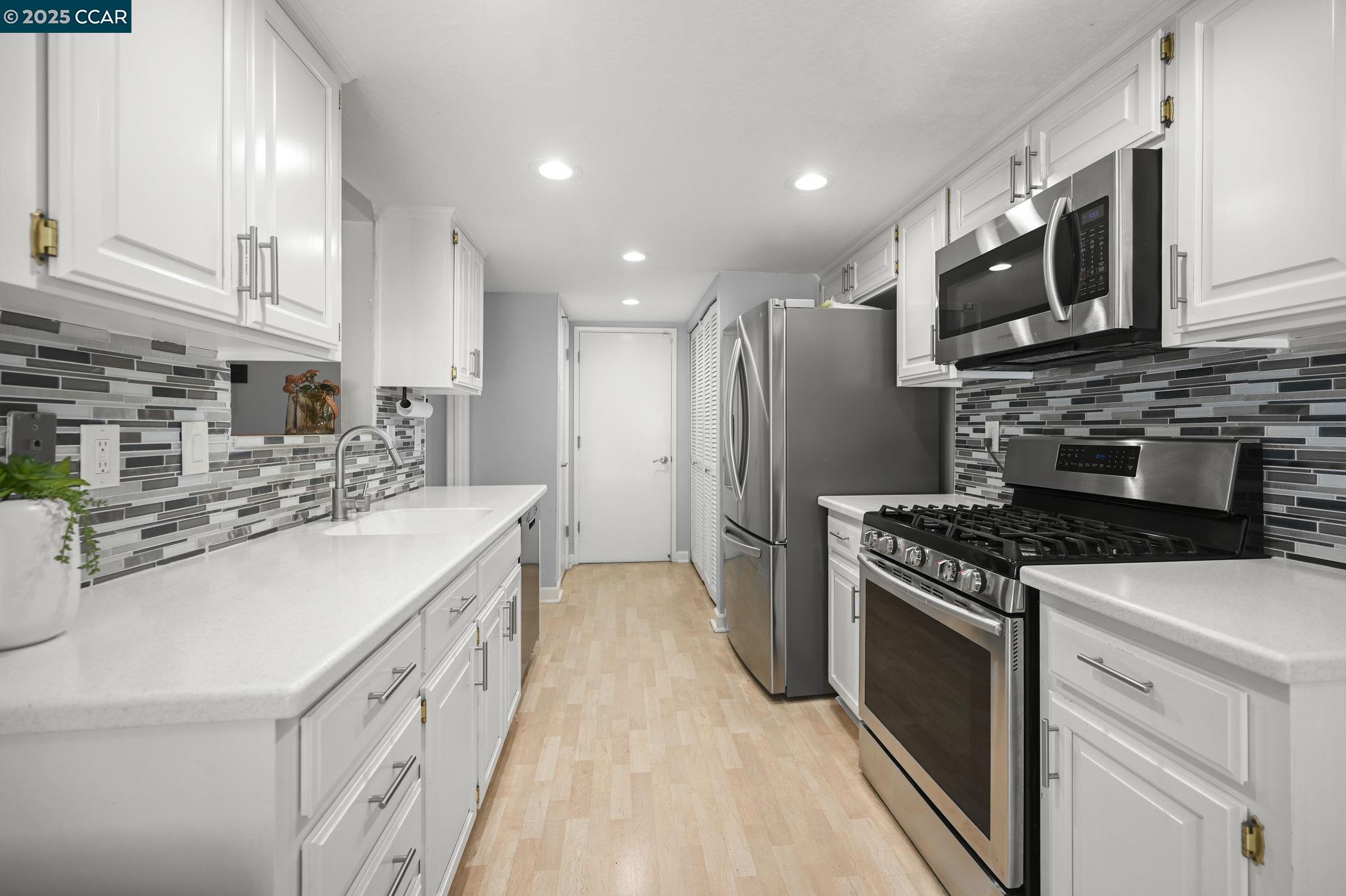 407 Tampico Walnut Creek, CA 94598 - Photo 9 of 34