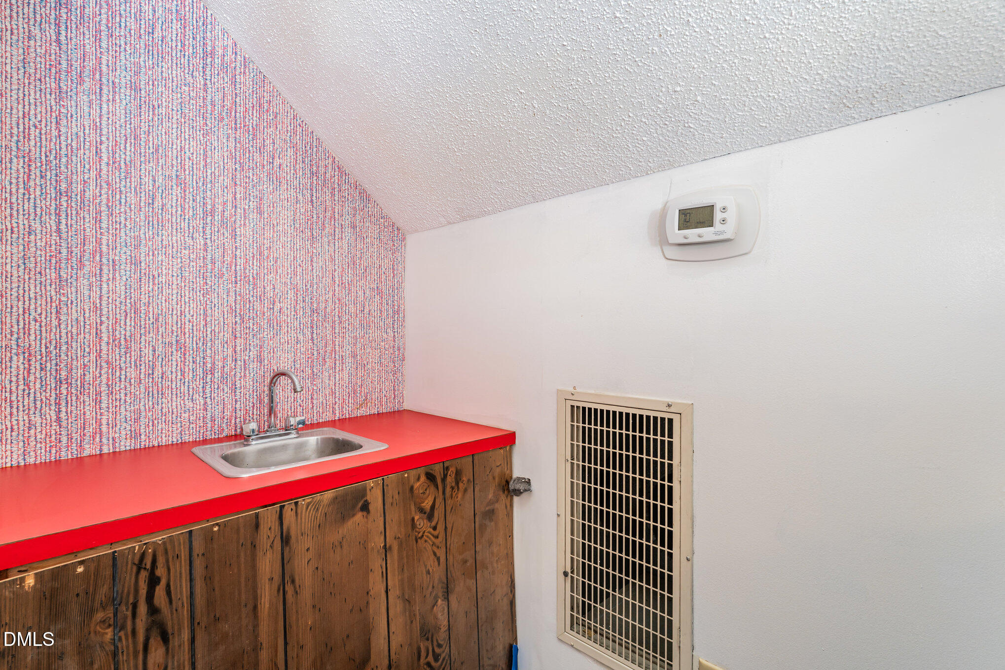 113 West Riverside Drive Smithfield, NC 27577 - Photo 20 of 43 023_033_dsc00641-edit_18_637